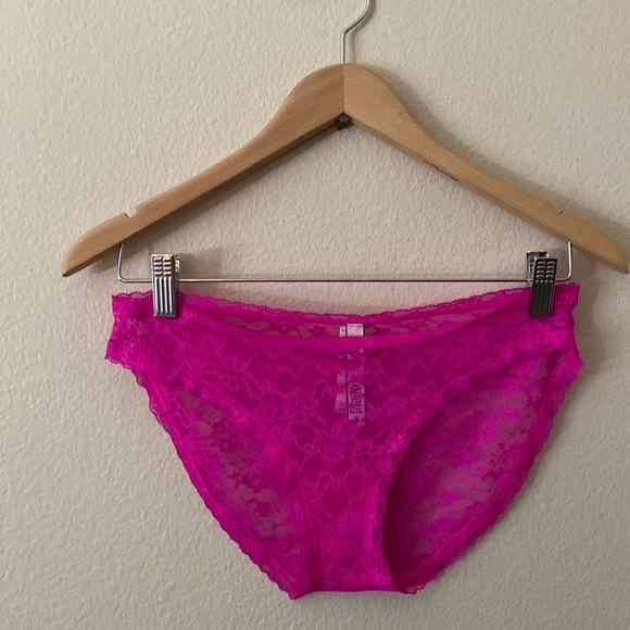 2/$20❤️❤️❤️NEW Victoria’s Secret Pink Lace Panties - Picture 1 of 4